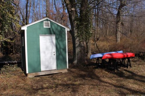 173 Scoville Hl Rd, Torrington CT 06791-1012 exterior