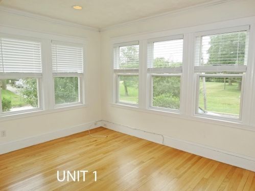 104 Side Pkwy, Newton MA 02458-1816 exterior