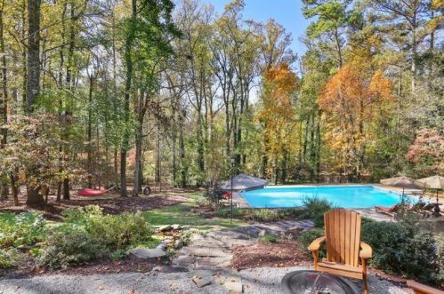 8180 Innsbruck Dr, Atlanta GA 30350-4312 exterior