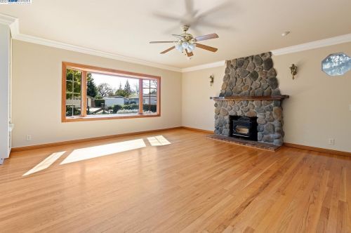 3775 Walnut Ave, Concord CA 94519-1947 exterior