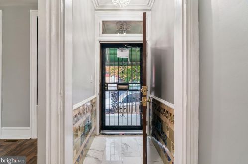 2433 17 St, Philadelphia PA 19121-1604 exterior