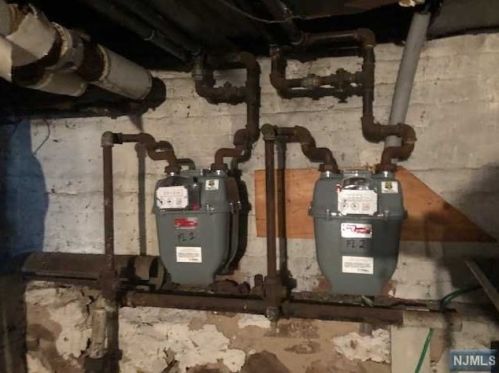 17 Msn St, Montclair NJ 07042-4518 exterior