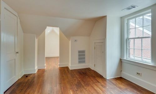 1289 Beech Vly Rd, Atlanta GA 30306-3123 exterior