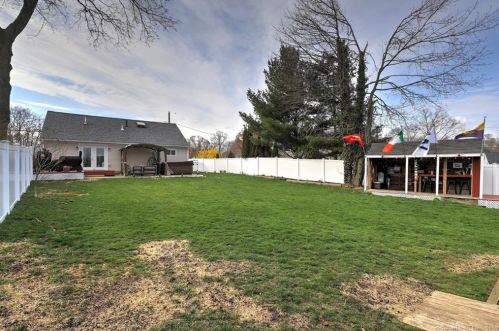 10 Cornflower Dr, Milford CT 06460-6974 exterior