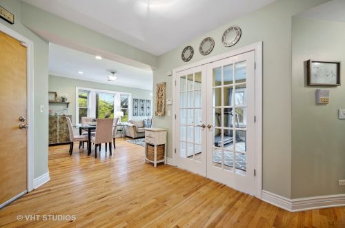 3557 Hamilton Ave, Chicago, IL 60609-1163