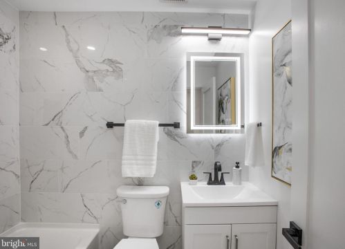 702 19 St, Washington DC 20002-4077 exterior