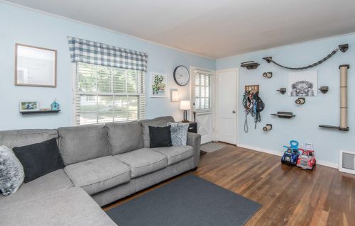 132 81st St, Milwaukee, WI 53214-1432