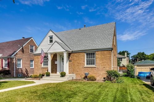 7316 Berwyn Ave, Chicago, IL 60656-1843