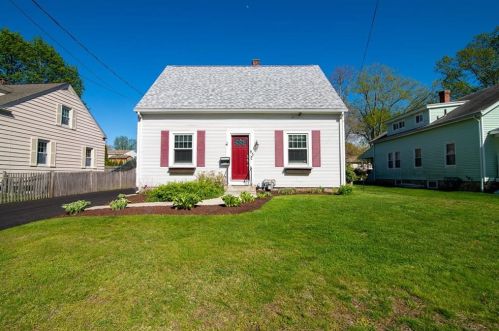 85 Conrad St, Woonsocket, RI 02895-3915