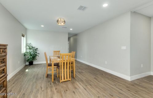 9440 9 Ave, Phoenix AZ 85021-3102 exterior