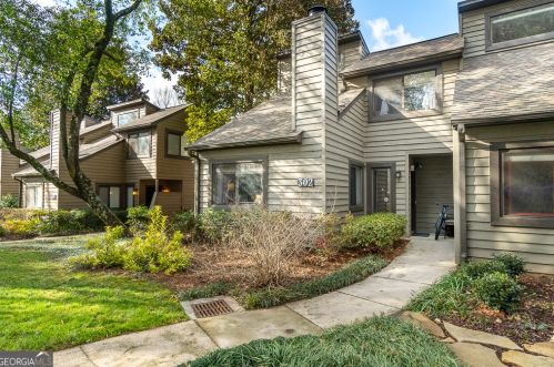 302 Cedar Chase Cir, Atlanta GA  30324-4285 exterior