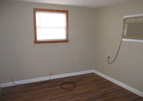 31 Walter St, Grand Rapids MI 49548-3242 exterior