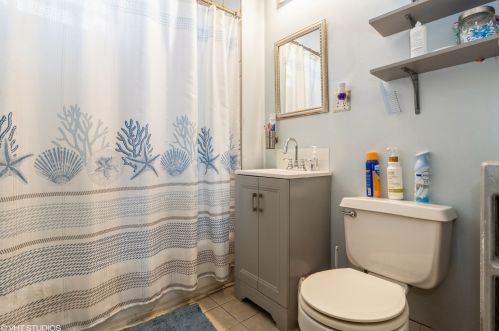 5312 California, Chicago IL 60625-3413 exterior