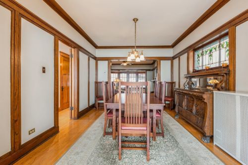 4439 Richmond St, Chicago IL 60622-4356 exterior