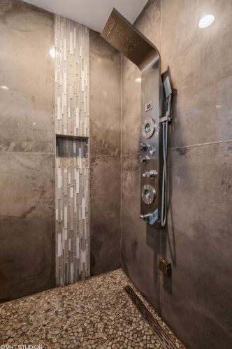 9438 Prairie Ave, Chicago IL  60619-7220 exterior