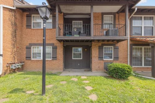 8756 Santa Bella Dr, Hazelwood MO 63042-2940 exterior