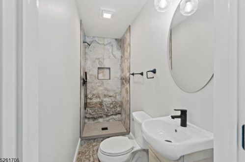 237 7th St, Newark NJ 07107-2728 exterior