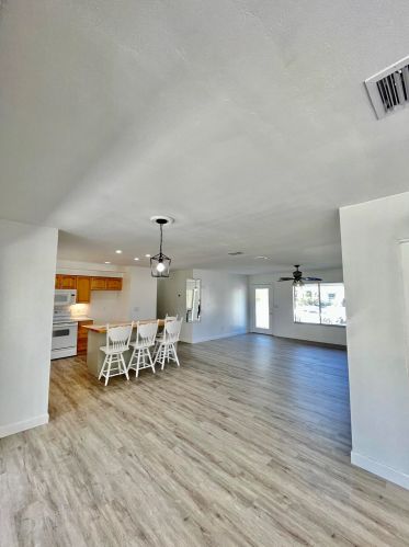 592 Whitmore Dr, Fort Pierce FL  34984-4570 exterior