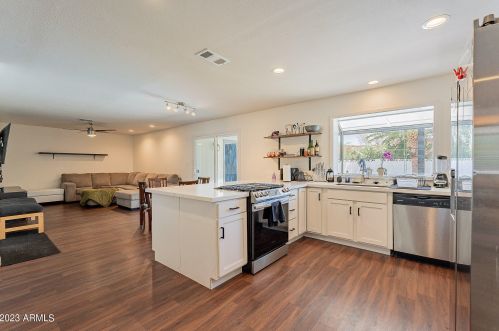 3128 Altadena Ave, Phoenix AZ  85029-3211 exterior