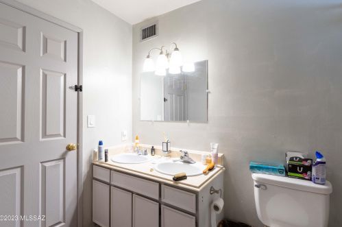 4602 Seneca St, Tucson AZ  85712-3272 exterior