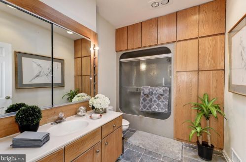 2015 Q St, Washington DC 20002-2373 exterior