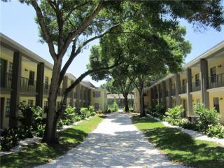 4900 Macdill Ave, Tampa FL  33614-8213 exterior