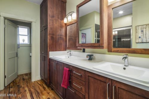 1118 12 St, Phoenix AZ 85086-7350 exterior