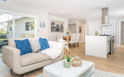 4668 Springwood Way, Concord CA  94521-2046 exterior