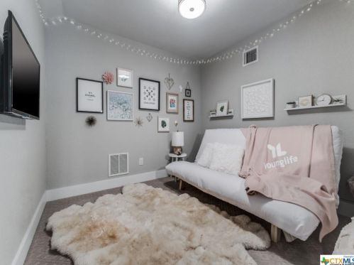 1306 Mystic Shr Blvd, Spring Branch TX 78070-5243 exterior