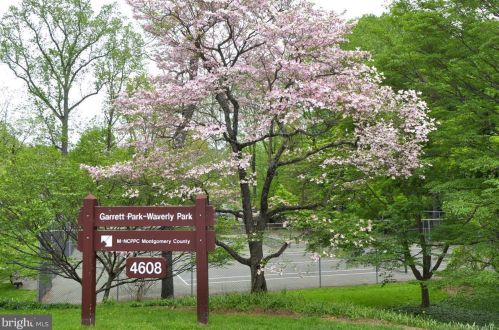 5800 Nicholson Ln, Rockville MD  20852-2988 exterior