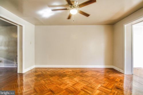 6503 Guyer Ave, Philadelphia PA 19142-2808 exterior