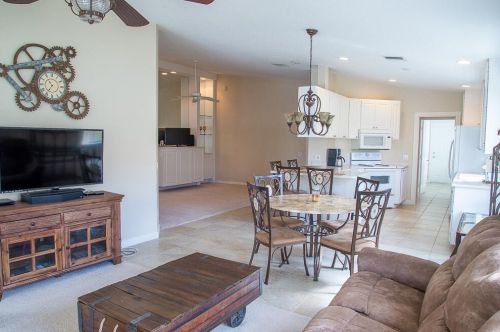 10760 Hartwick Dr, Fort Pierce FL 34987-1923 exterior