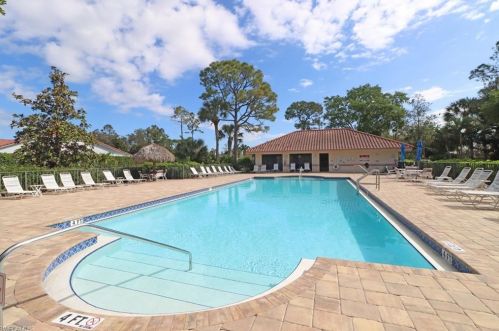 110 Bennington Dr, Naples FL 34104-8317 exterior