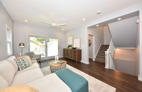 1908 Elmdale Ct, Milwaukee WI 53211-2342 exterior