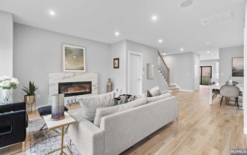 55 Knox Ave, Cliffside Park NJ 07010-3102 exterior