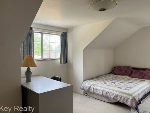 5975 Hubbell St, Dearborn Heights MI 48127-2445 exterior