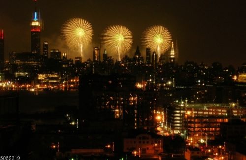 916 Palisade Ave, Union City NJ 07087-9511 exterior