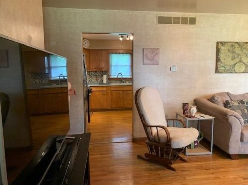 6121 Pennsylvania St, Gary IN 46410-3031 exterior