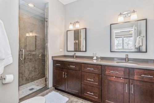 4123 Ridgeway Ave, Chicago IL 60618-2120 exterior