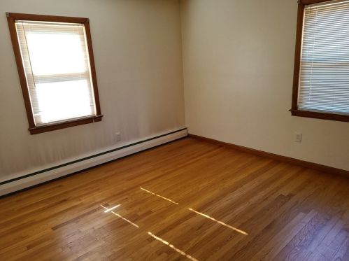 228 Hermitage Dr, Springfield MA 01129-1346 exterior