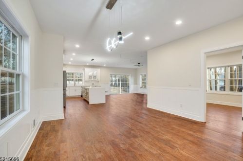 78 Elmwood Dr, Livingston NJ 07039-2233 exterior