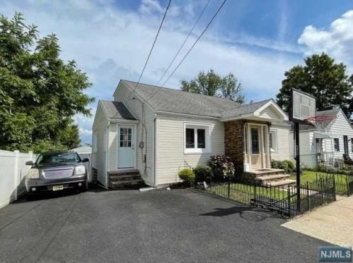 58 Hackensack St, East Rutherford NJ 07073-1415 exterior