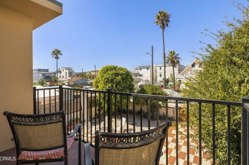 128 Camarillo Ave, Oxnard CA  93035-4605 exterior