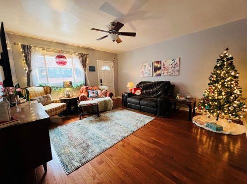 1923 Mary St, Pittsburgh PA  15203-2016 exterior