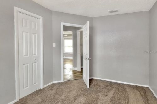 10712 Connechusett Rd, Tampa FL 33617-3410 exterior