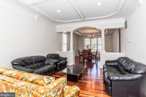 8106 Ashton St, Alexandria VA 22309-1345 exterior