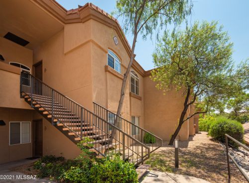 7050 Sunrise Dr, Tucson AZ 16105-1317 exterior