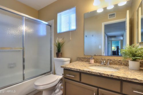 4331 Amberwood Dr, Phoenix AZ 85045-4209 exterior