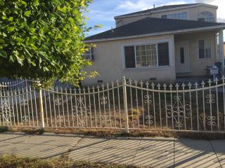 726 92nd St, Los Angeles CA  90002-1631 exterior