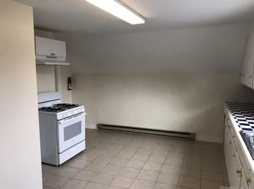 181 Commerce Ave, Killingly CT 06239-2804 exterior